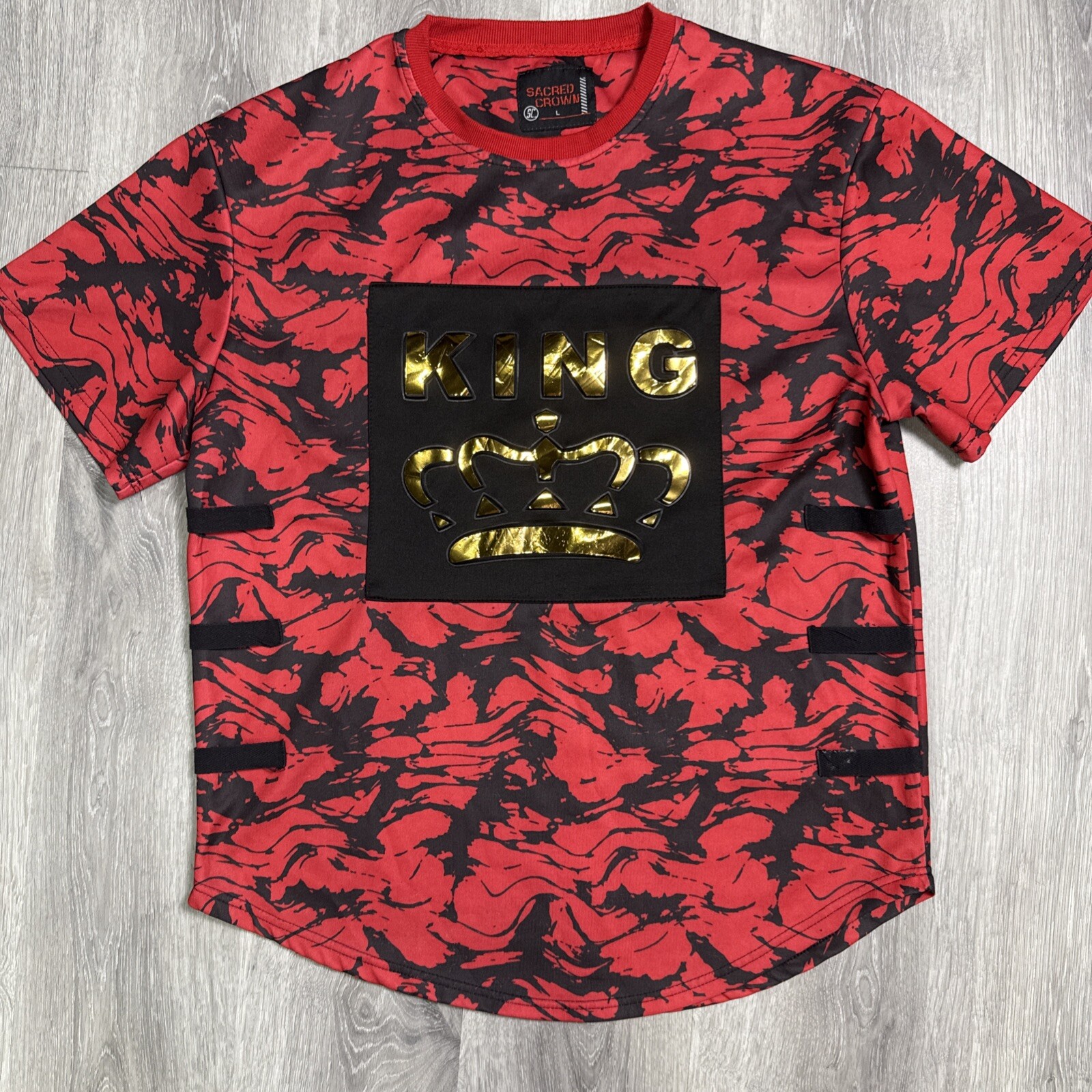 Sacred Crown King T Shirt Size Large Red Gold Metallic Graphic Short Sleeve gallery