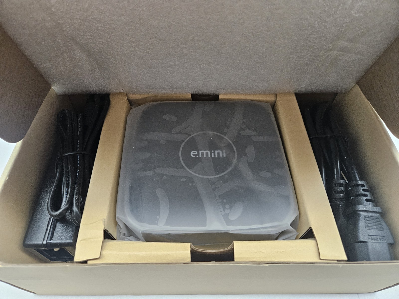 NUC Mini PC with i3-7100U KIT BARE