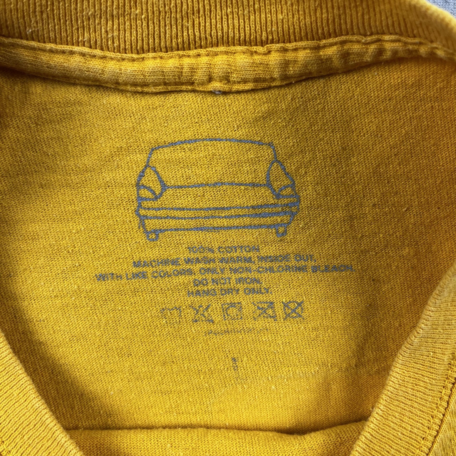 Brockhampton Iridescence T-Shirt Mens Large Yellow Couch Concert Tour Art 2018 gallery