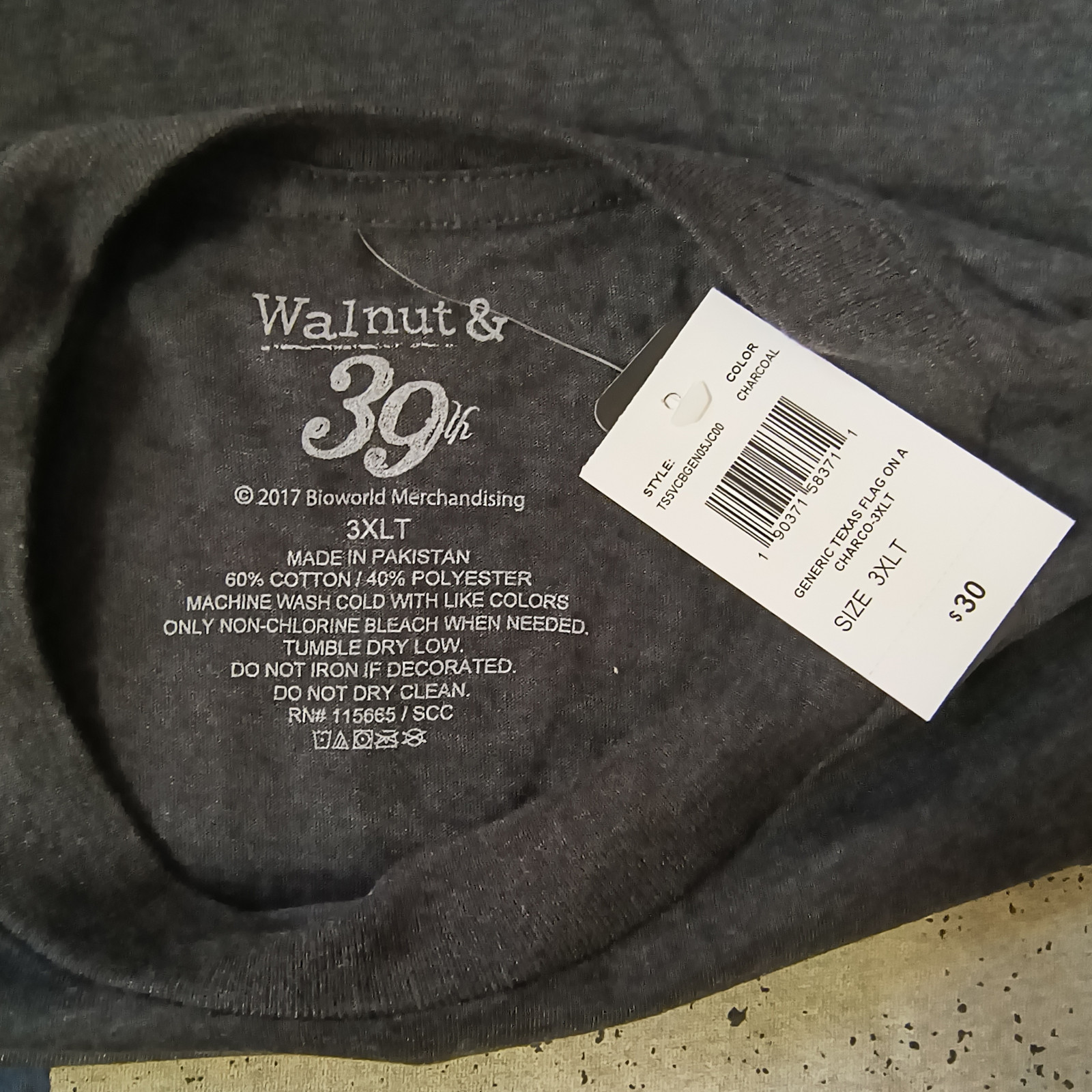Walnut & 39th Distressed Texas Flag Graphic T-Shirt Charcoal Gray 3XLT Bioworld gallery