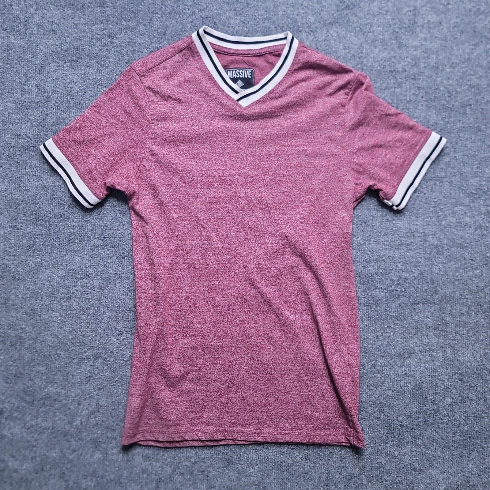Massive T-Shirt Small Maroon Heathered V-Neck Contrast Trim Short Sleeve Tee gallery