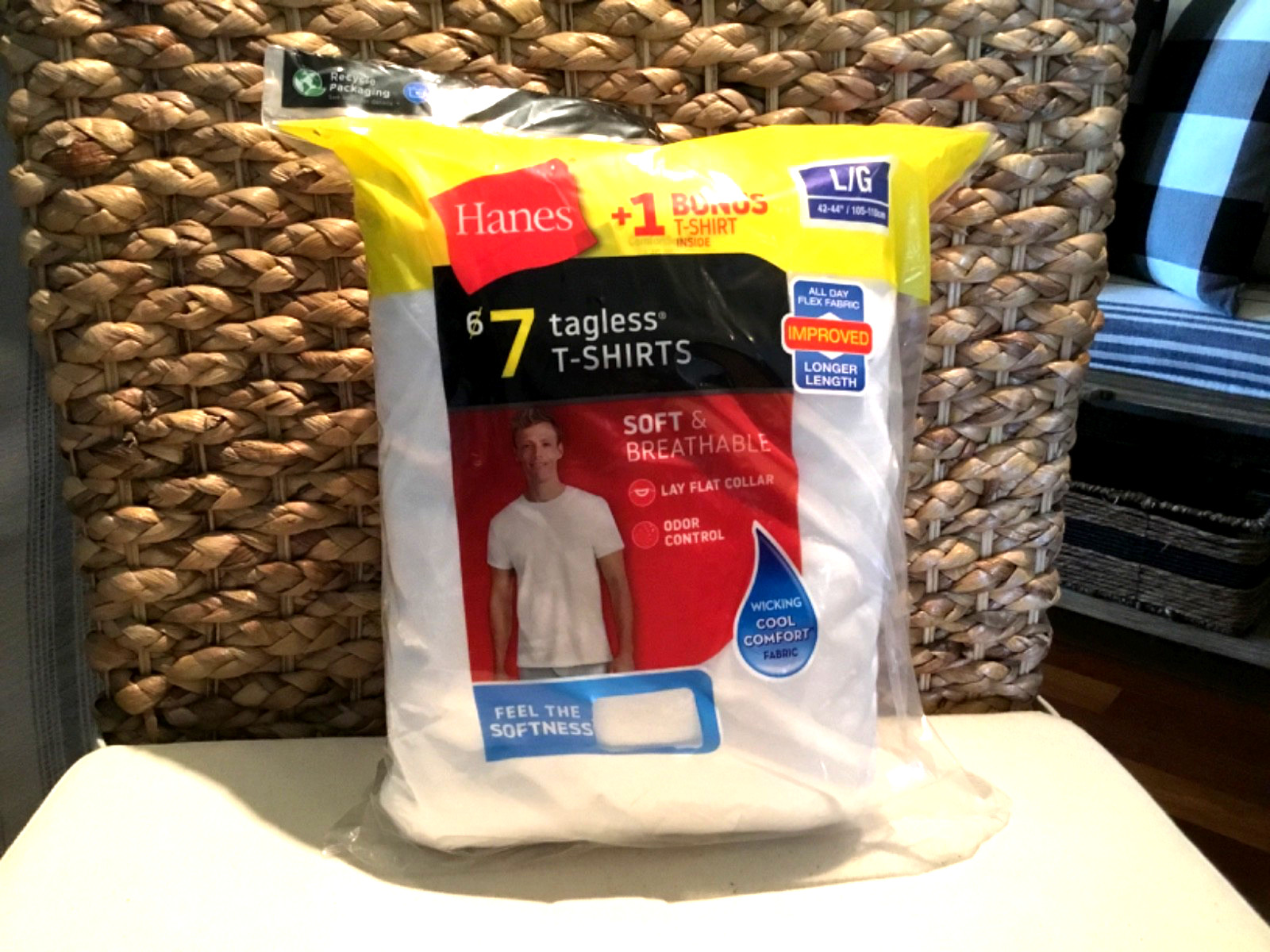 Hanes Men’s White Tagless T-Shirts Soft & Breathable 7 Pack Size L/G NIP!