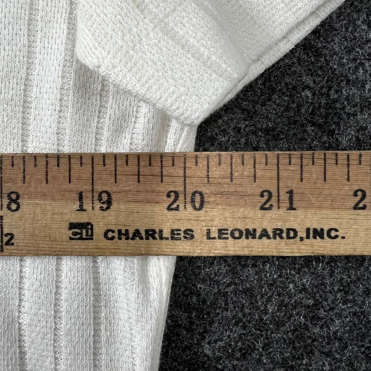 BRUNELLO CUCINELLI Ribbed Crew Neck Jersey T-shirt Men's Size M gallery