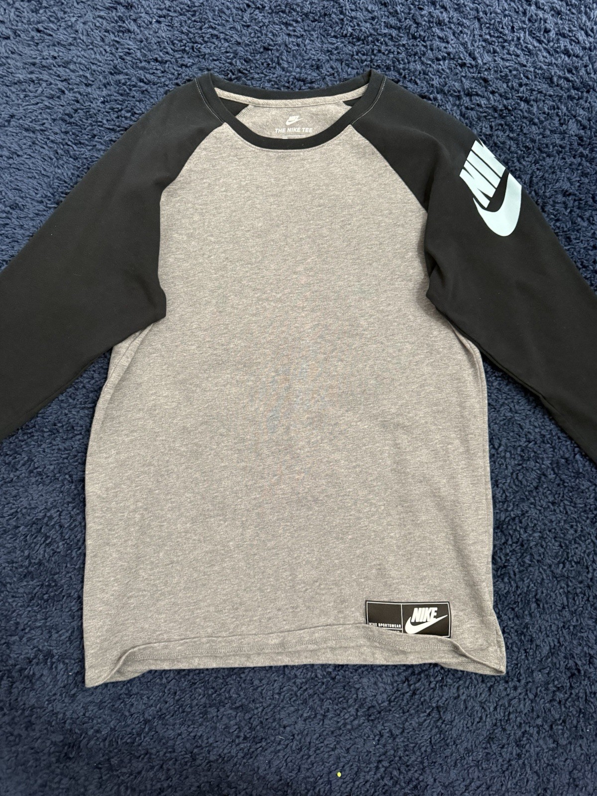 Nike The Nike Tee Men's M Athletic Fit Long Sleeve Crew Colorblock Gray/Black gallery
