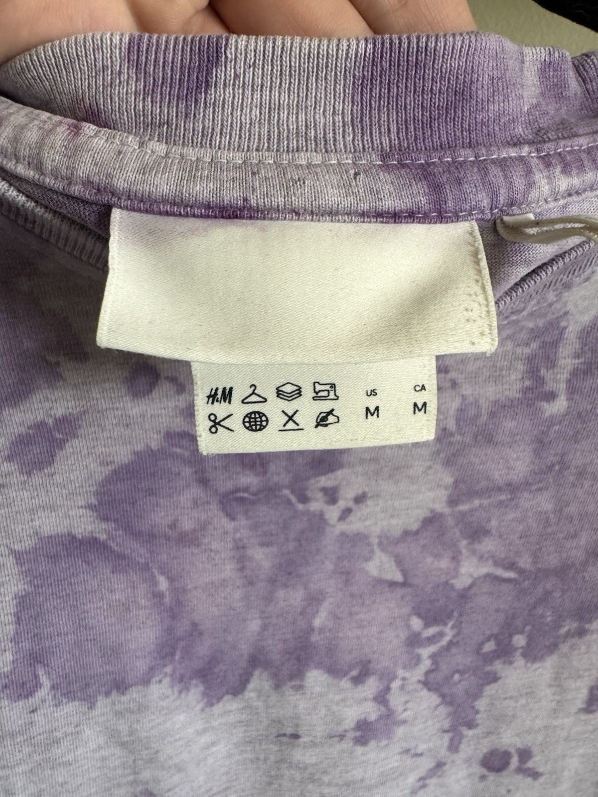 H&M Purple Tie-Dye T-Shirt, Size Medium gallery