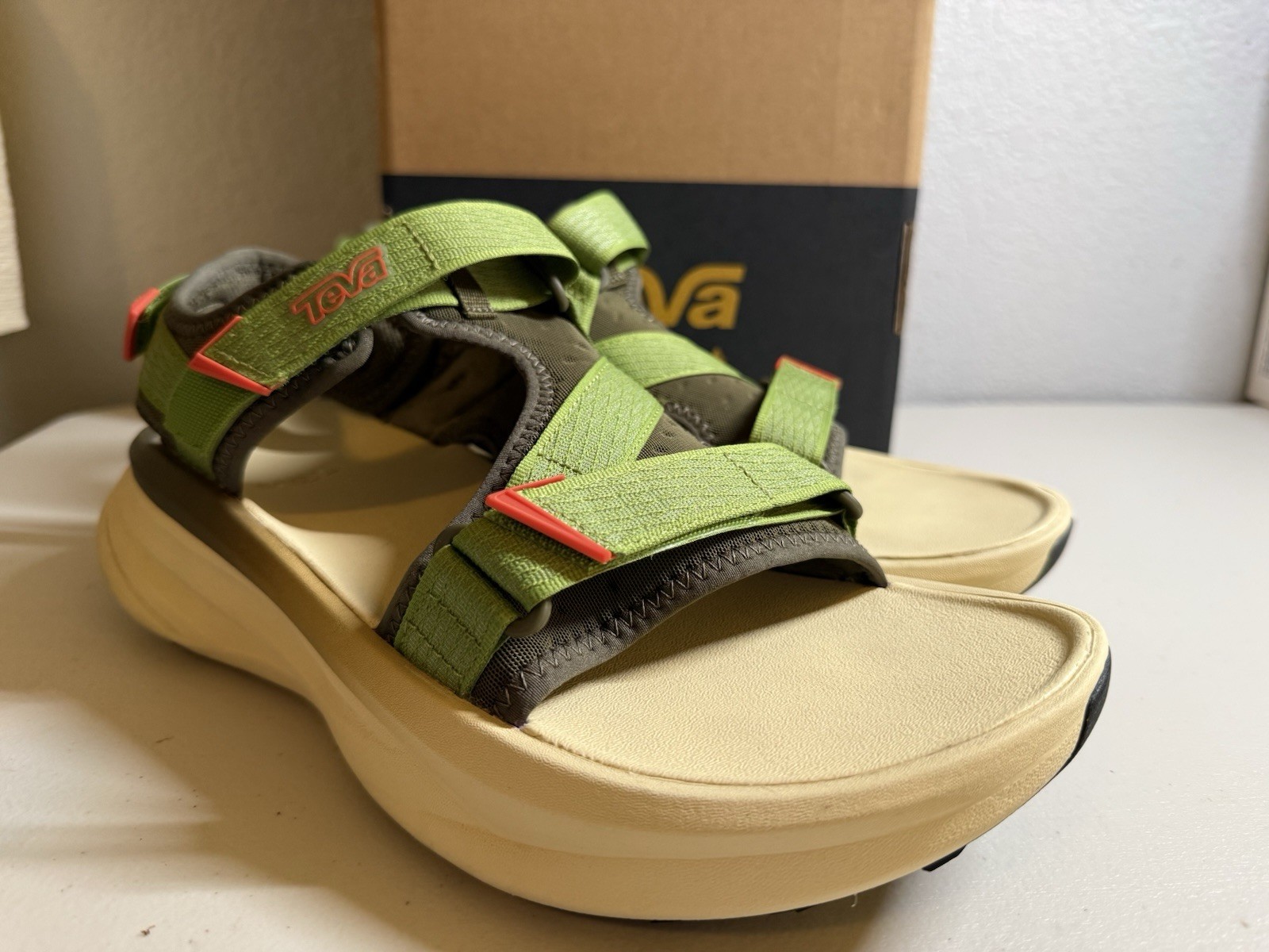 Teva Aventrail R2T Trail Running Sandal Men’s Size 9 Dark Olive Peridot