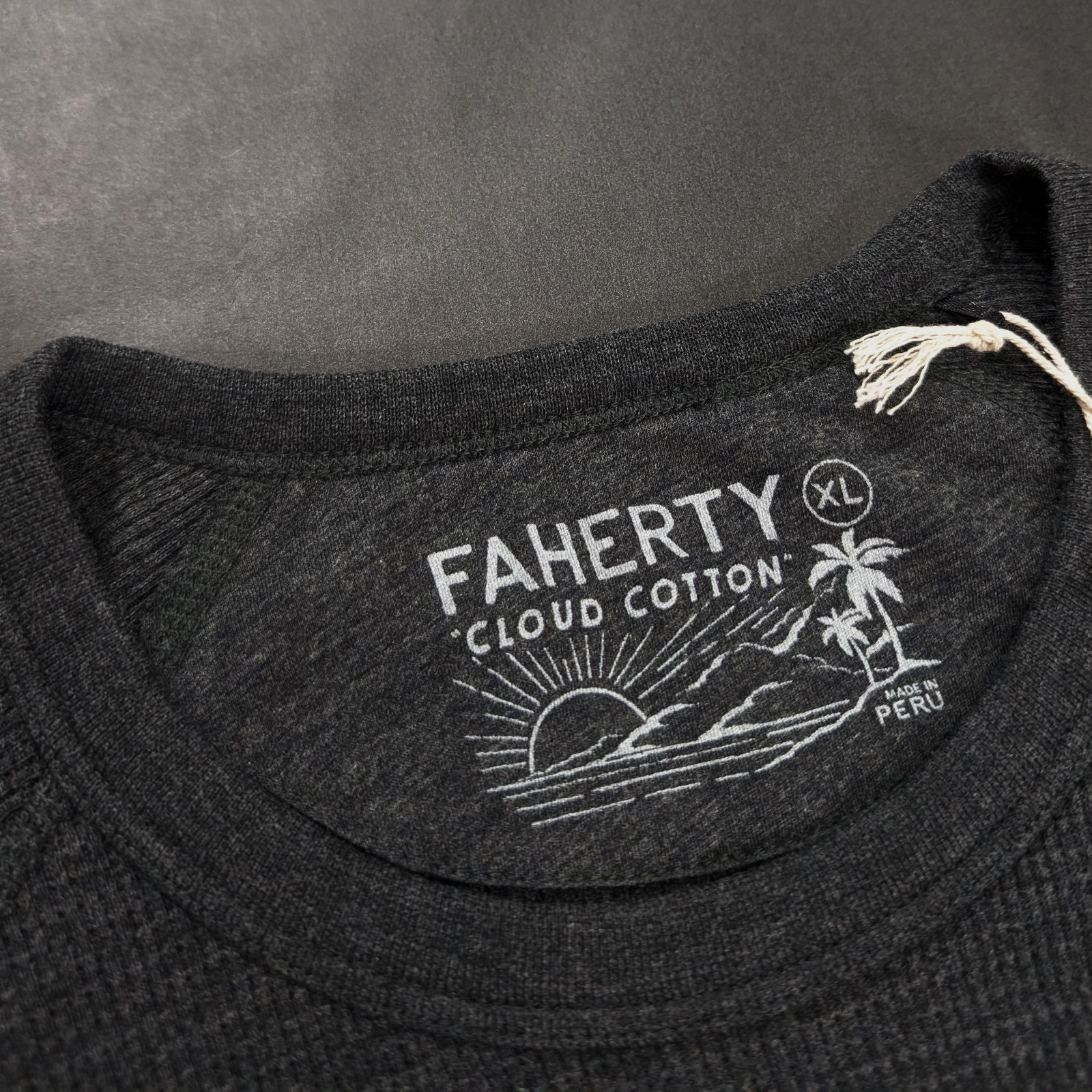 Faherty Men's Long Sleeve Cloud Waffle Crew Top Size XL 2XL Charcoal Heather gallery