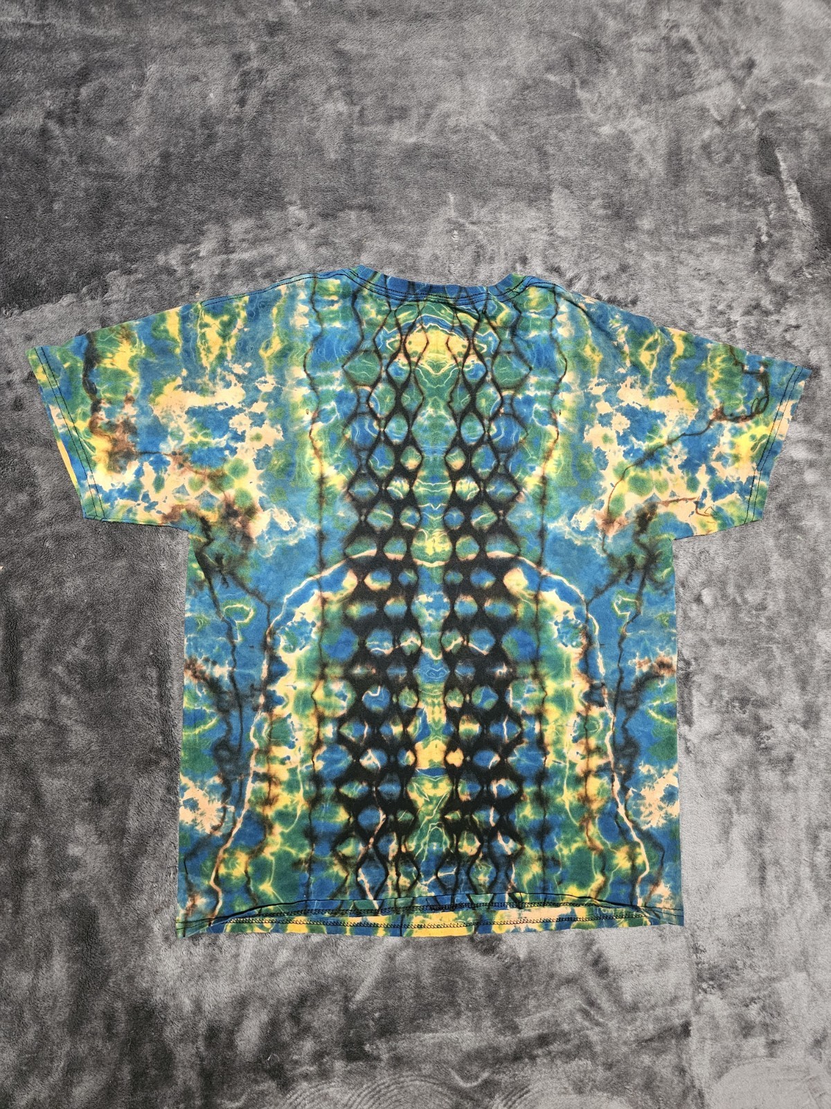 Handmade Tie Dye- Medium Reveresed gallery