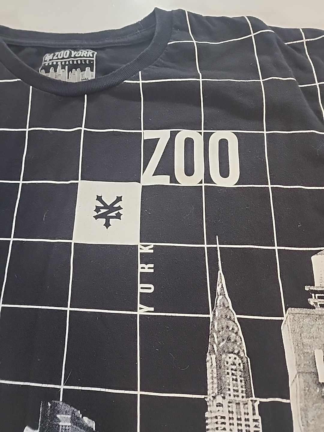 VTG Zoo York Unbreakable NYC Skyline Graphic Tee Black XXL Urban Streetwear Xmas gallery