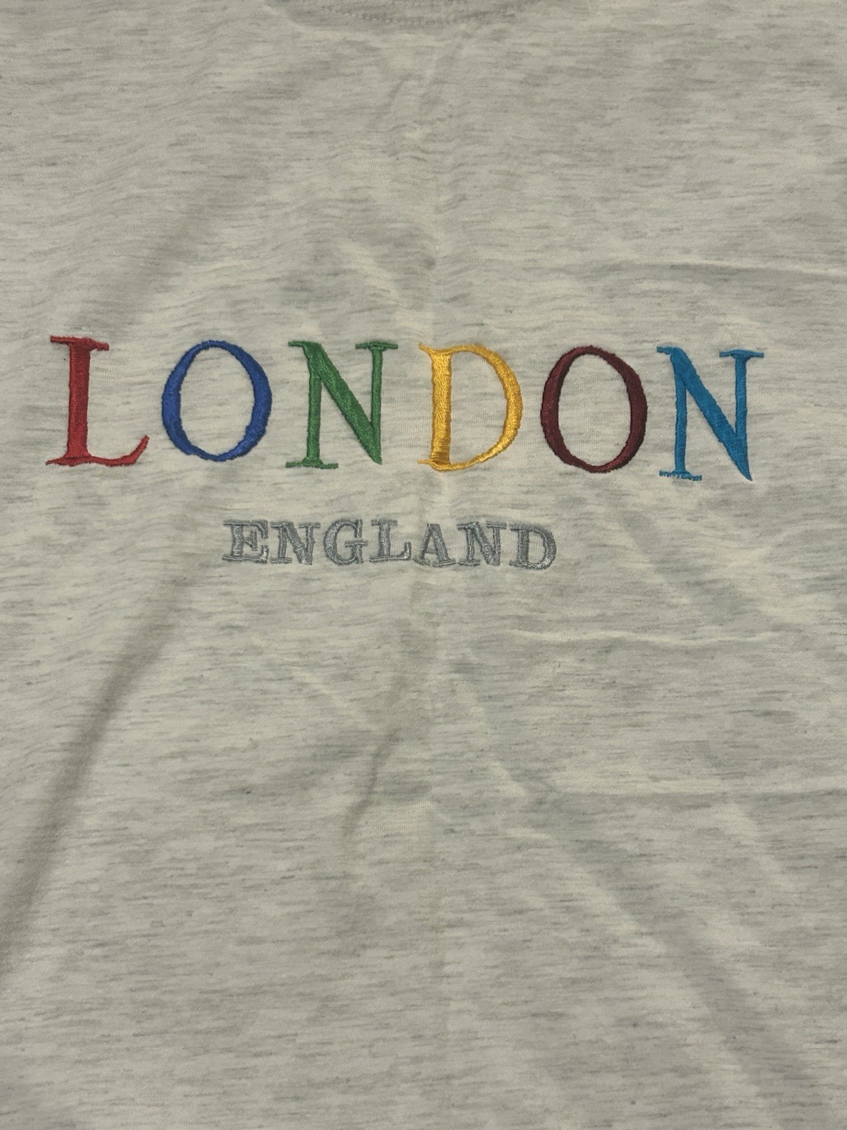 Vintage 90’s Multi Color LONDON T-shirt Size Medium Great Condition gallery