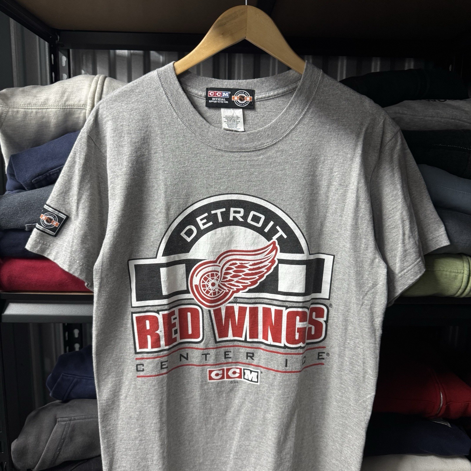 Vintage 90s CCM Detroit Red Wings Hockey NHL graphic tee size medium gallery