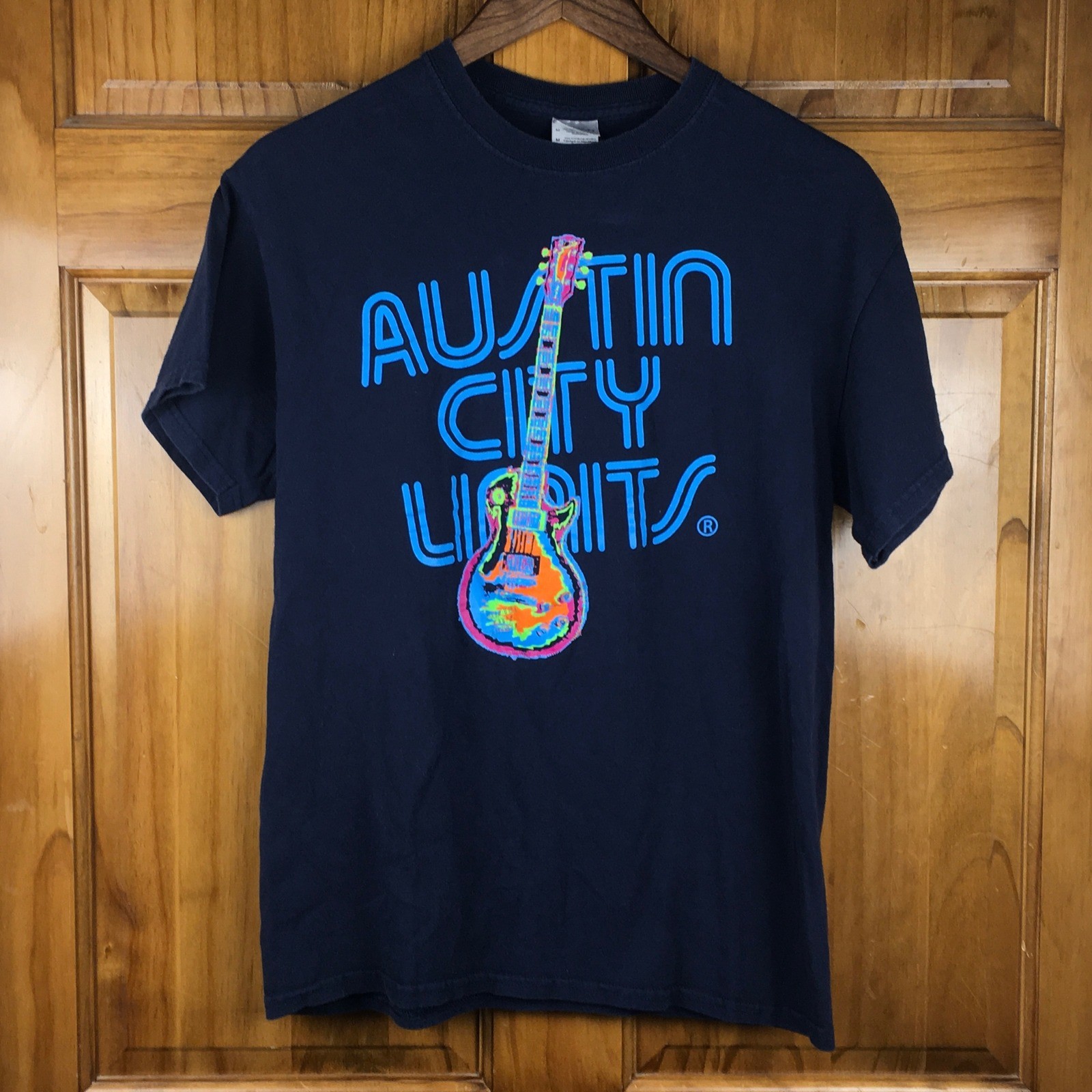 Austin City Limits Graphic T-Shirt Mens M Indie Navy Blue Neon Guitar ACL Music gallery