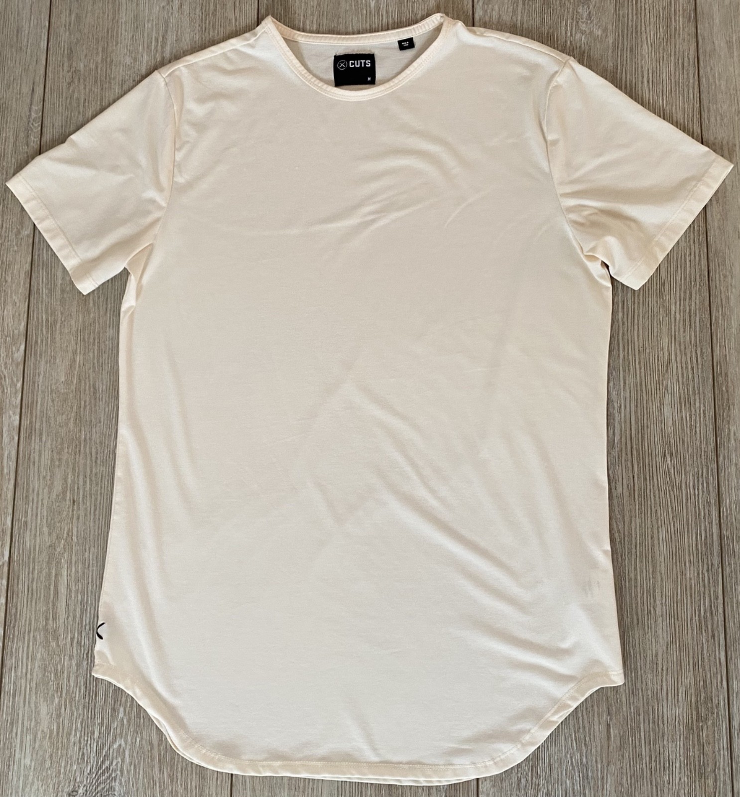 Cuts Clothing Mens Crew Neck Curve Hem TShirt Coastal Fog Vanilla Creme Size M