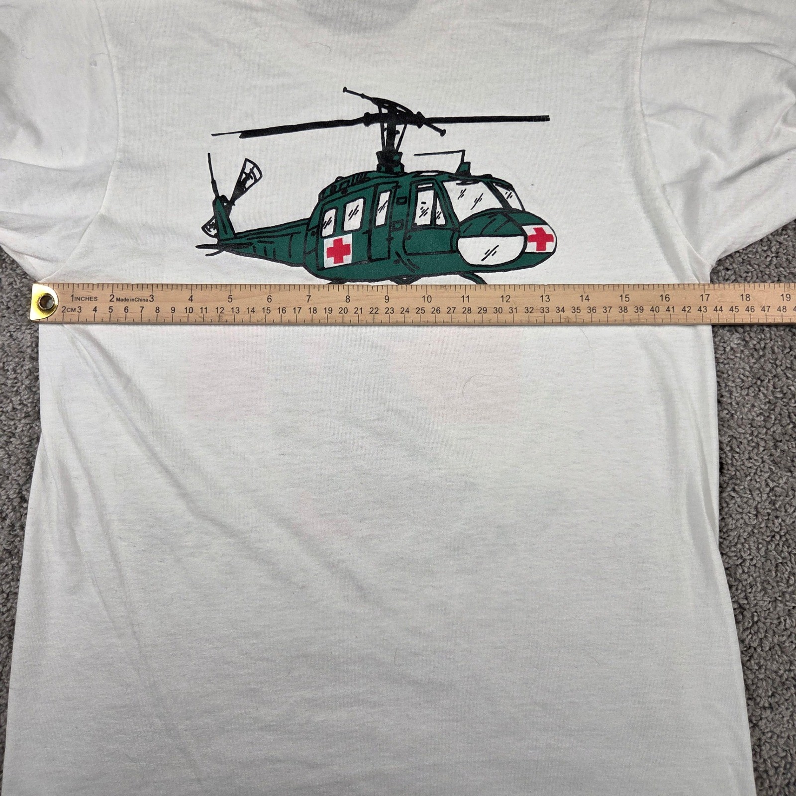 Vintage 80s Army T-Shirt Mens M Single Stitch USA 82nd Med Det (RA) Dustoff Huey gallery