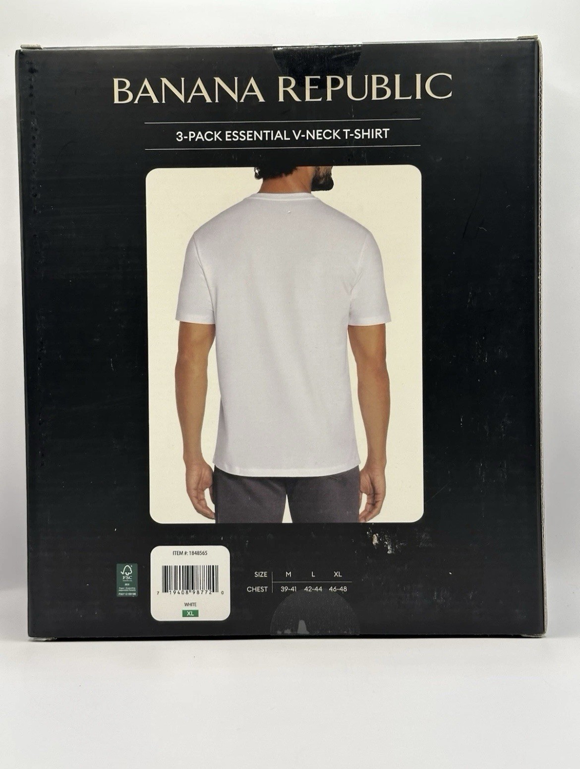 Banana Republic Men's V-Neck TeeWhite T-Shirt 3 Pack Size XL gallery