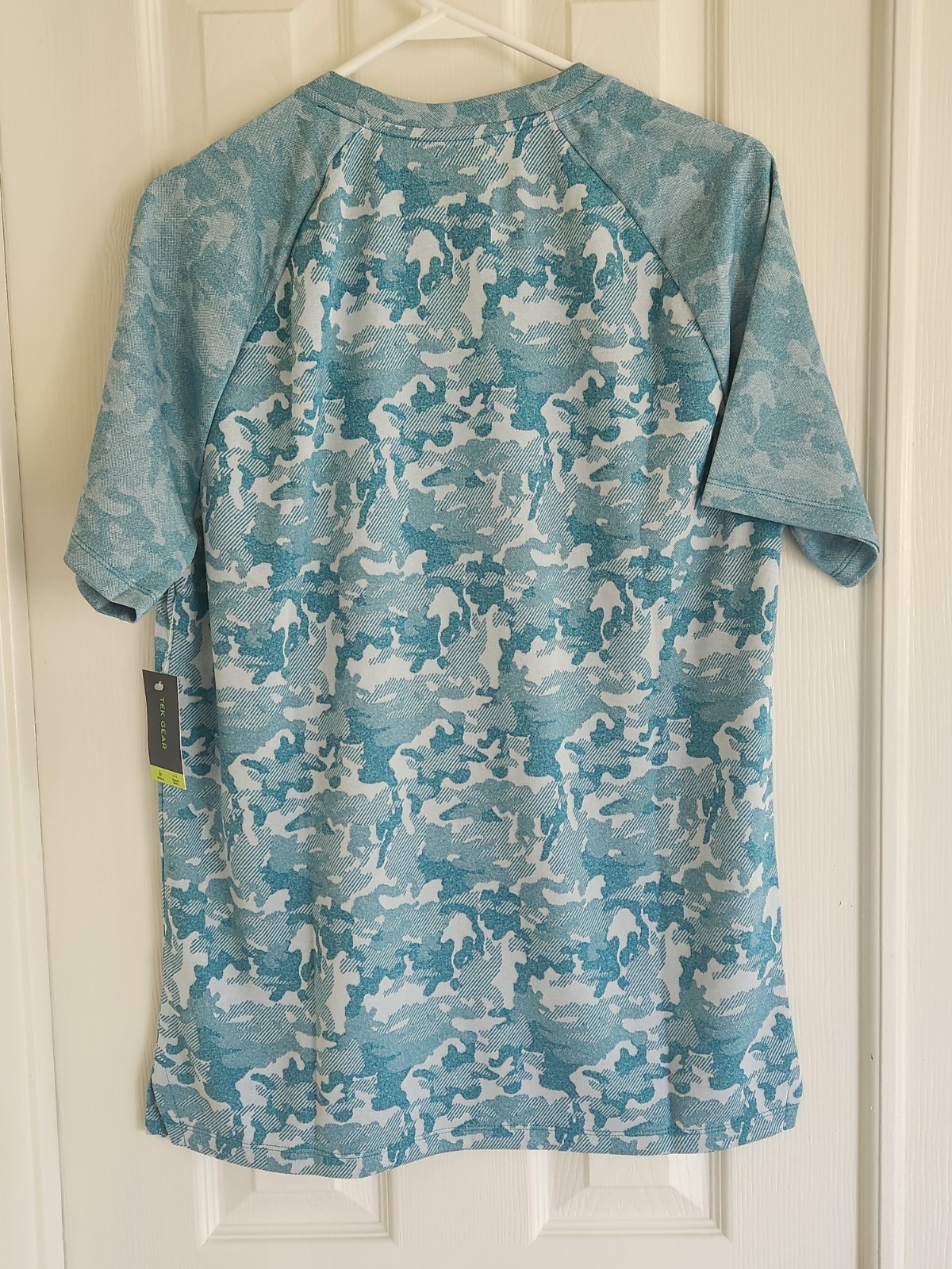 Tek Gear Shirt, Men's Size Medium, Teal, Camouflage, Athletic Wear gallery