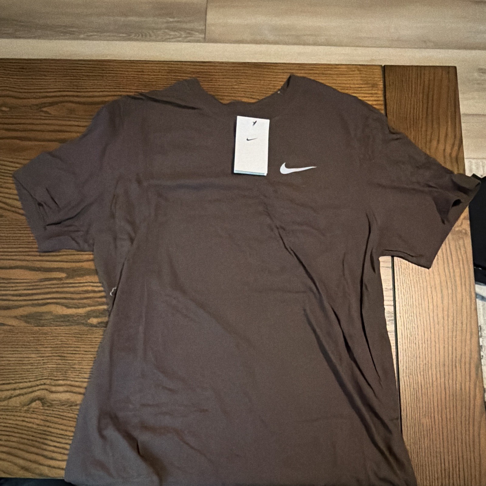 Nike The Nike Tee Men’s Brown Solid Crew Neck Short Sleeve Logo T-Shirt L