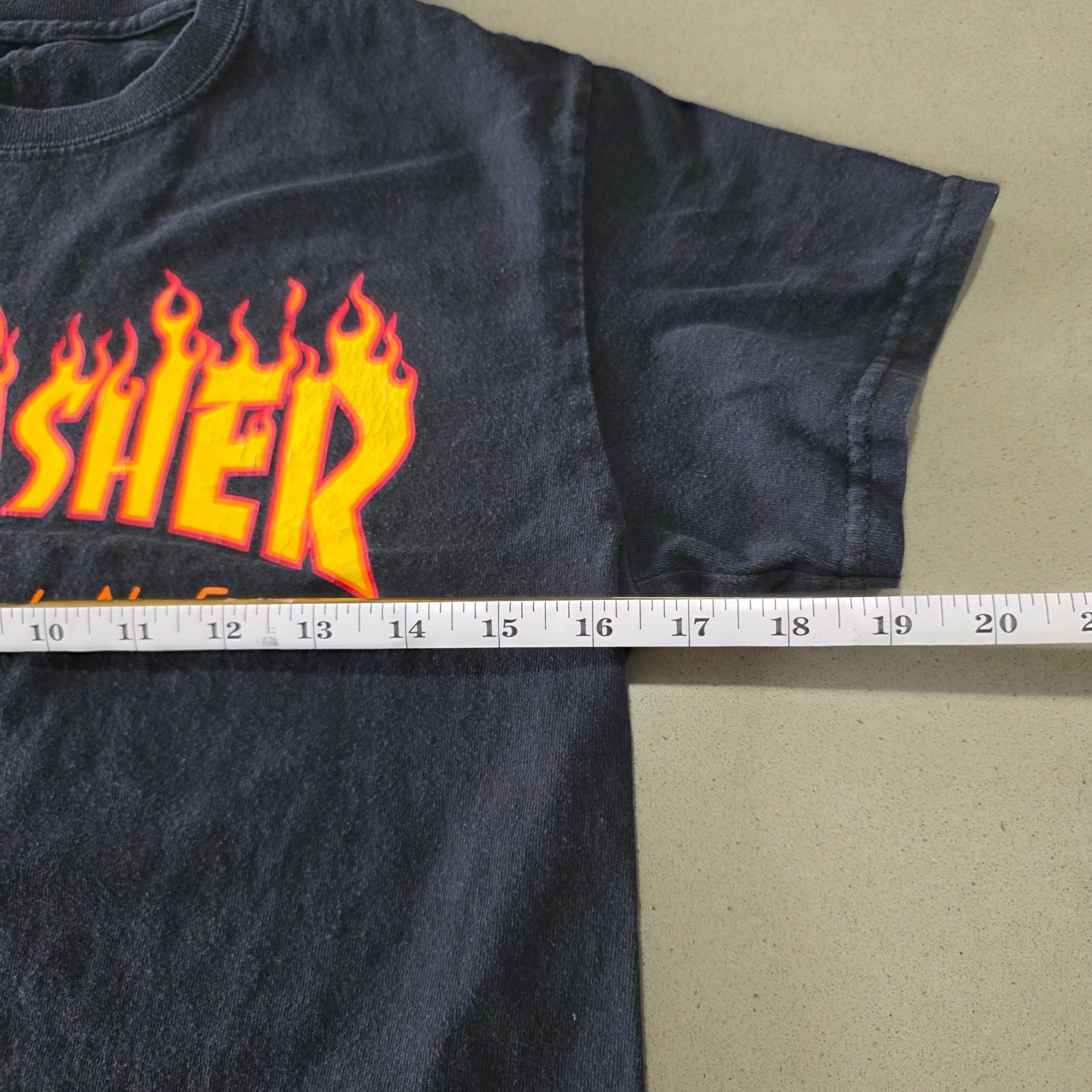 Thrasher Magazine Flame Logo Graphic T-Shirt Black Mens Small Skateboarding Tee gallery