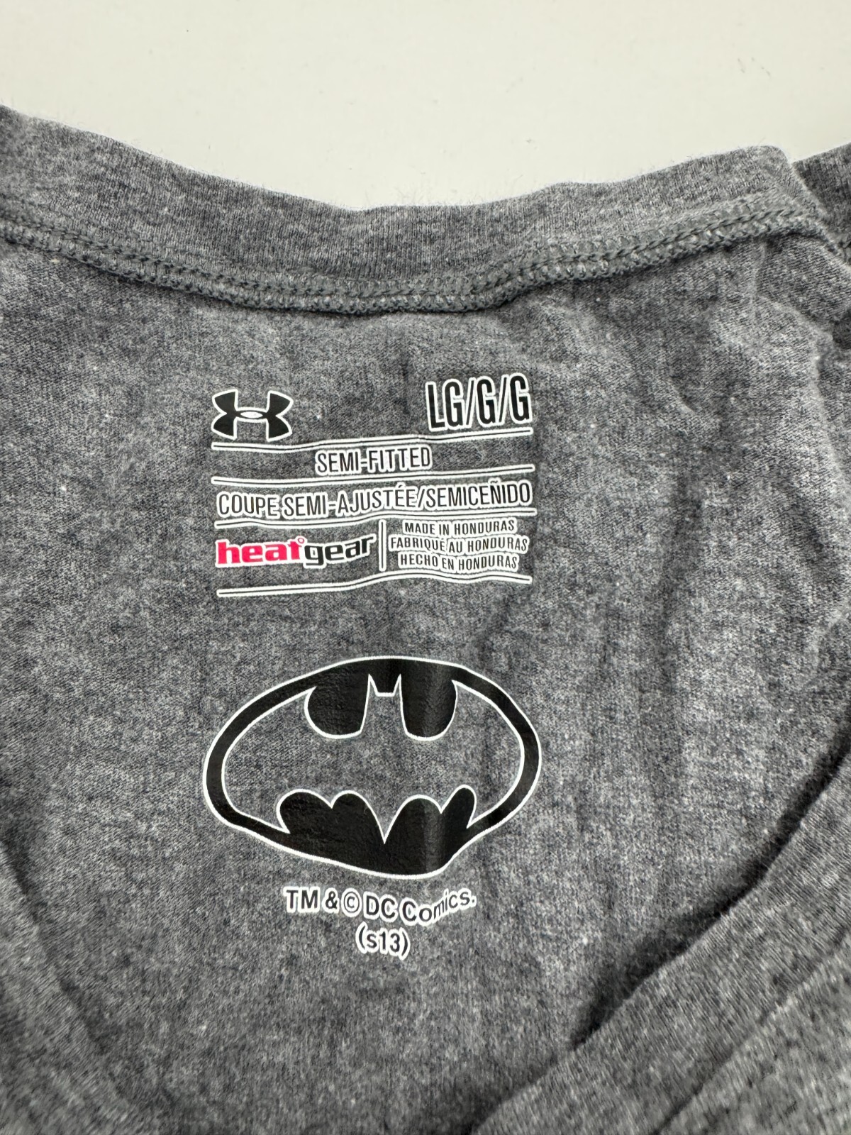 Under Armour Grey Batman Graphic Semi Fitted Short Sleeve Tee Mens Size L gallery