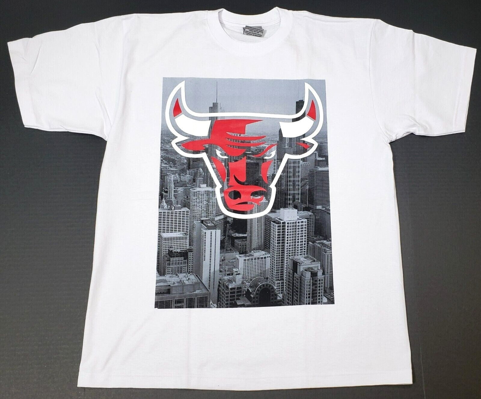 Chicago City T-shirt Chi Town Windy City Bulls Tee Men's White New gallery
