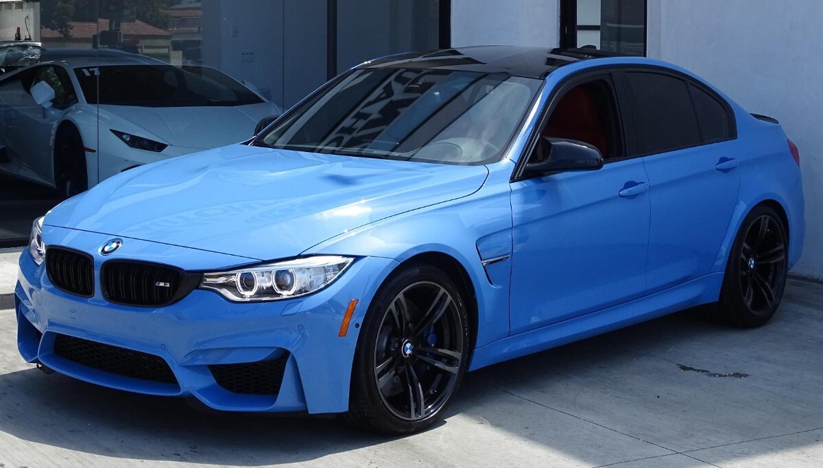 TOUCH UP PAINT FOR BMW M3, M4 WITH COLOR CODE B68, YAS MARINA BLUE. 1 OZ.