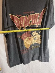 Universal Monsters Dracula Men’s XLGray Graphic Print Crew Neck Short Sleeve Tee