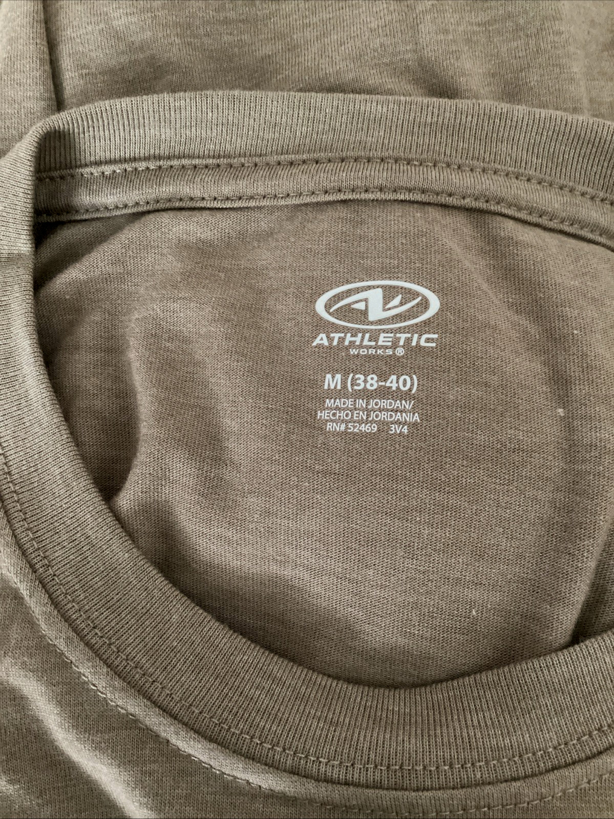ATHLETIC WORKS Moisture Wicking Taupe Short Sleeve Crew Neck Pocket T-Shirt Sz M gallery