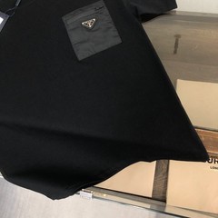 Prada’s new versatile short sleeved T-shirt for men and women – black