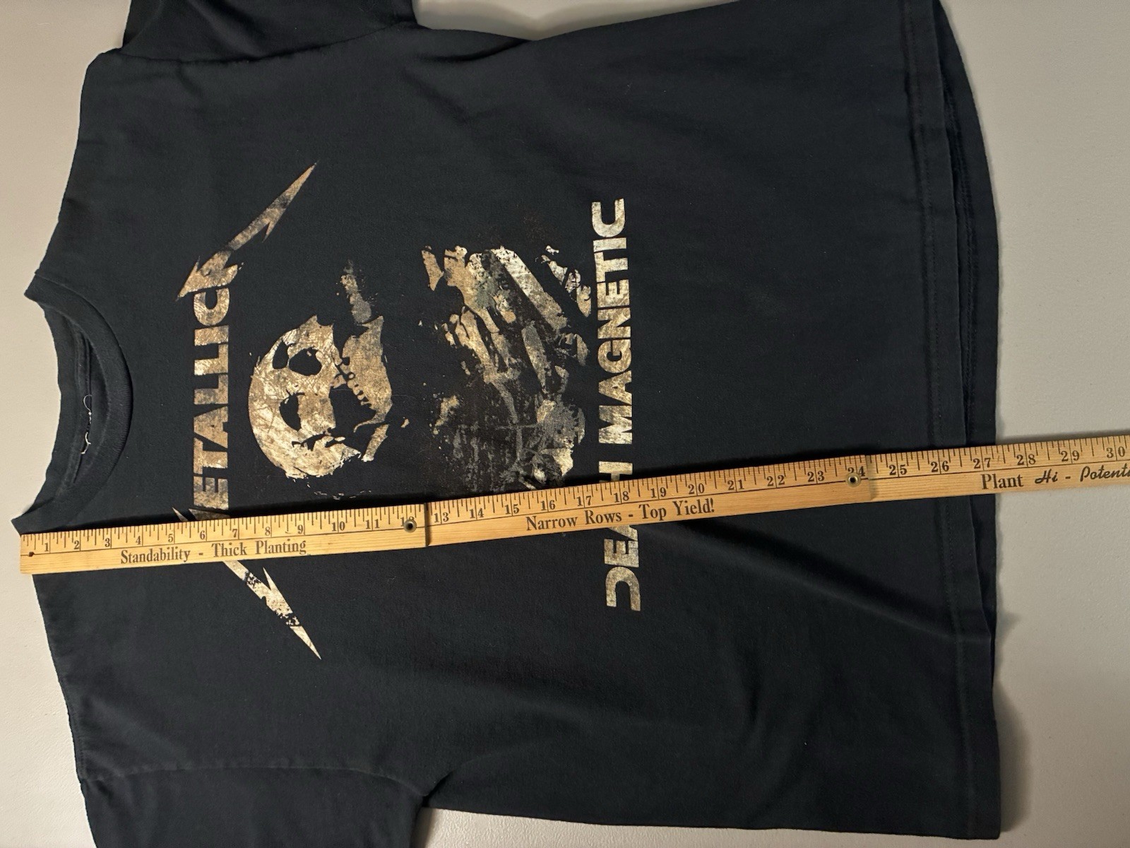 Metallica Death Magnetic Concert Shirt Original XL 2009 No Tag Small Stain gallery