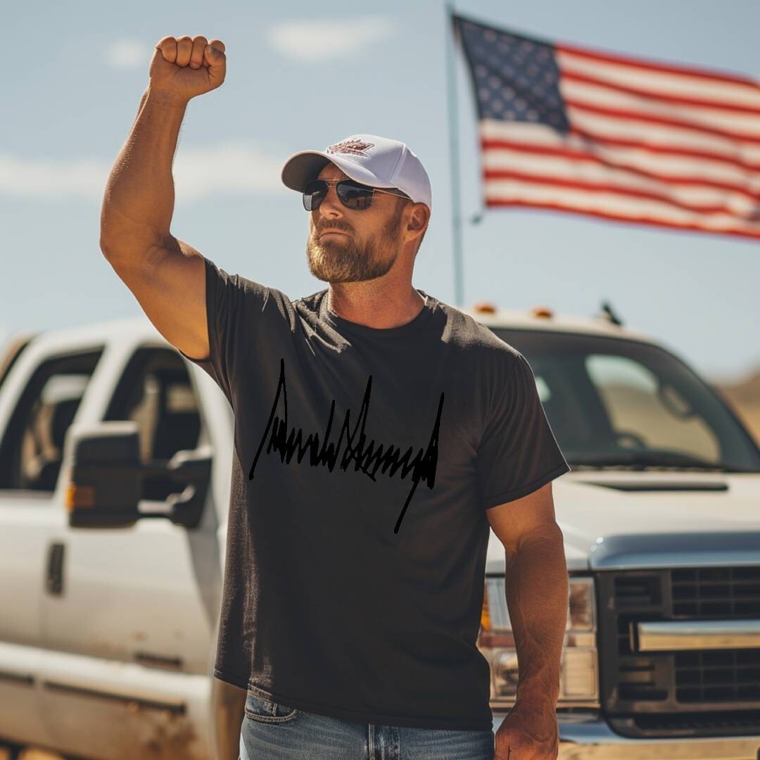 Trump Vance Signature 2024 MAGA 45 47 You Missed Never Surrender Legend T-Shirt gallery