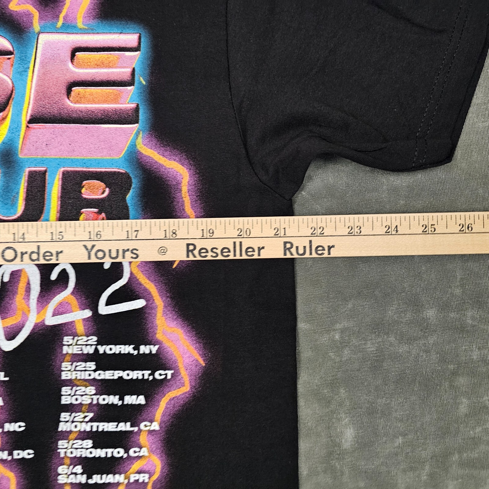 J. Balvin T-Shirt Adult Large Black Jose Tour 2022 Lightning Face Tee Crewneck gallery