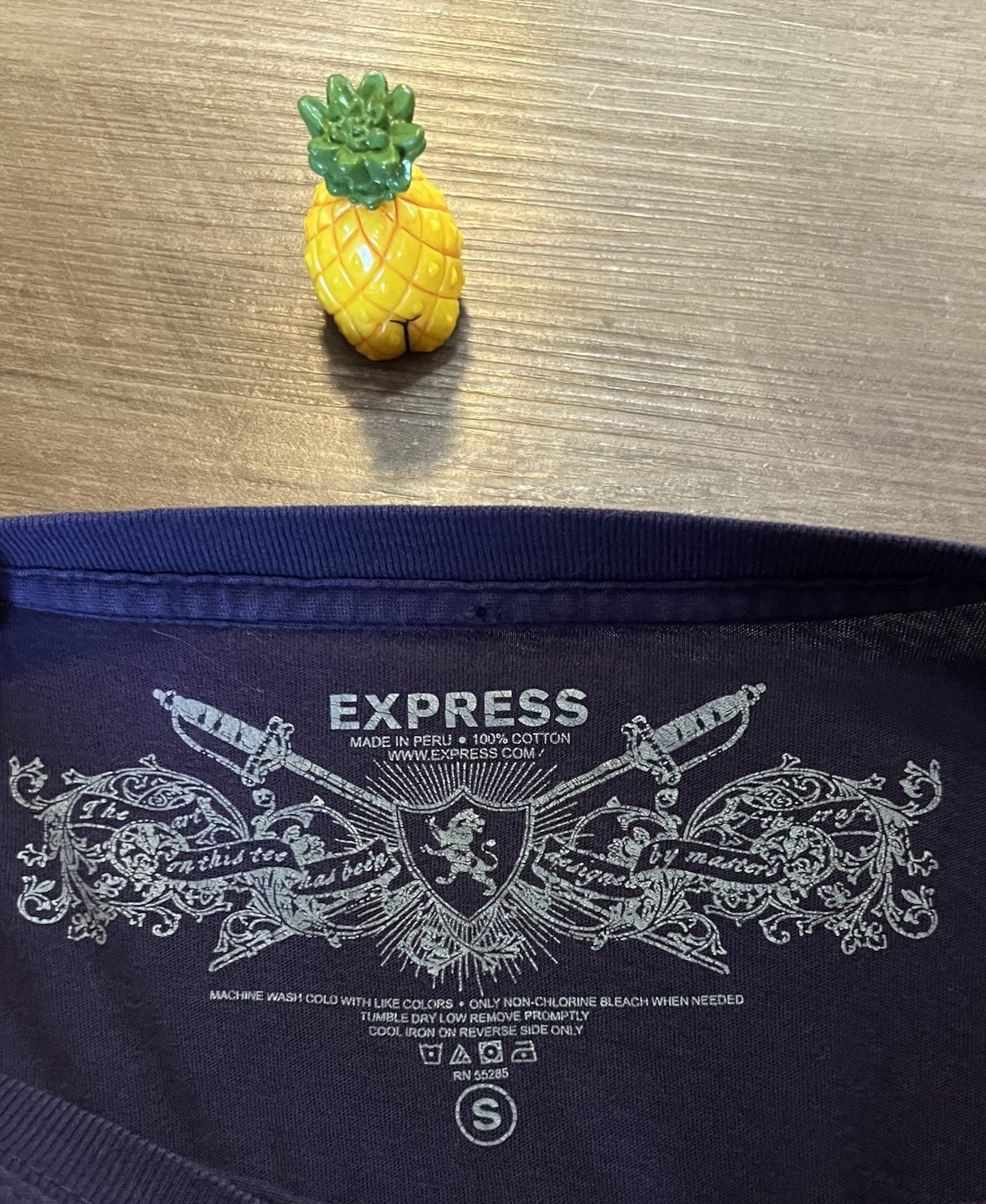 Express Angels of Glory Skull Graphic Purple Crewneck T-Shirt S Cotton gallery