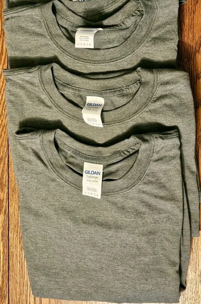 NEW Lot Of 3 Gildan Mens T-Shirt Short Sleeve Light Weight Softstyle Size LARGE