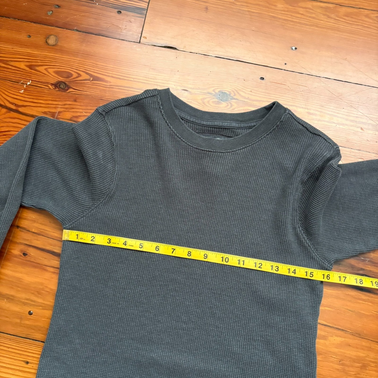 Vintage Y2K Thermal Waffle Knit Shirt Men's Size S Gray Grunge gallery
