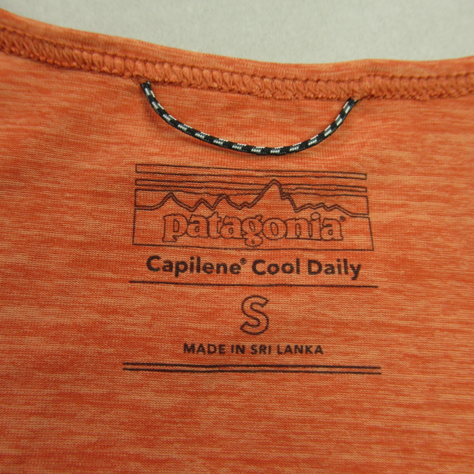 Patagonia Shirt Mens Small Sleeveless Crew Neck Workout Lightweight Orange gallery