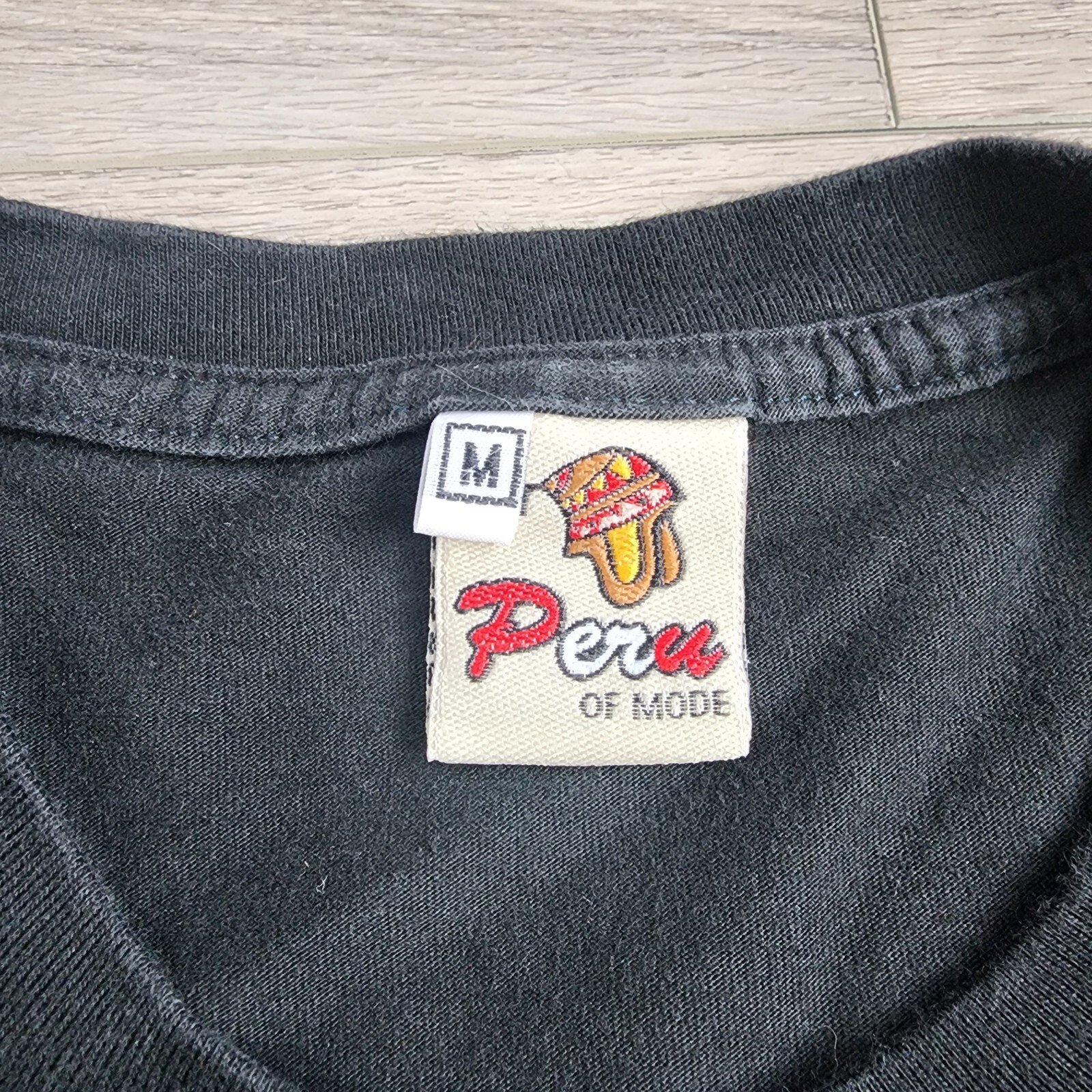 Peru of Mode Coat Of Arms Black Short Sleeve T Shirt Medium embroidery gallery