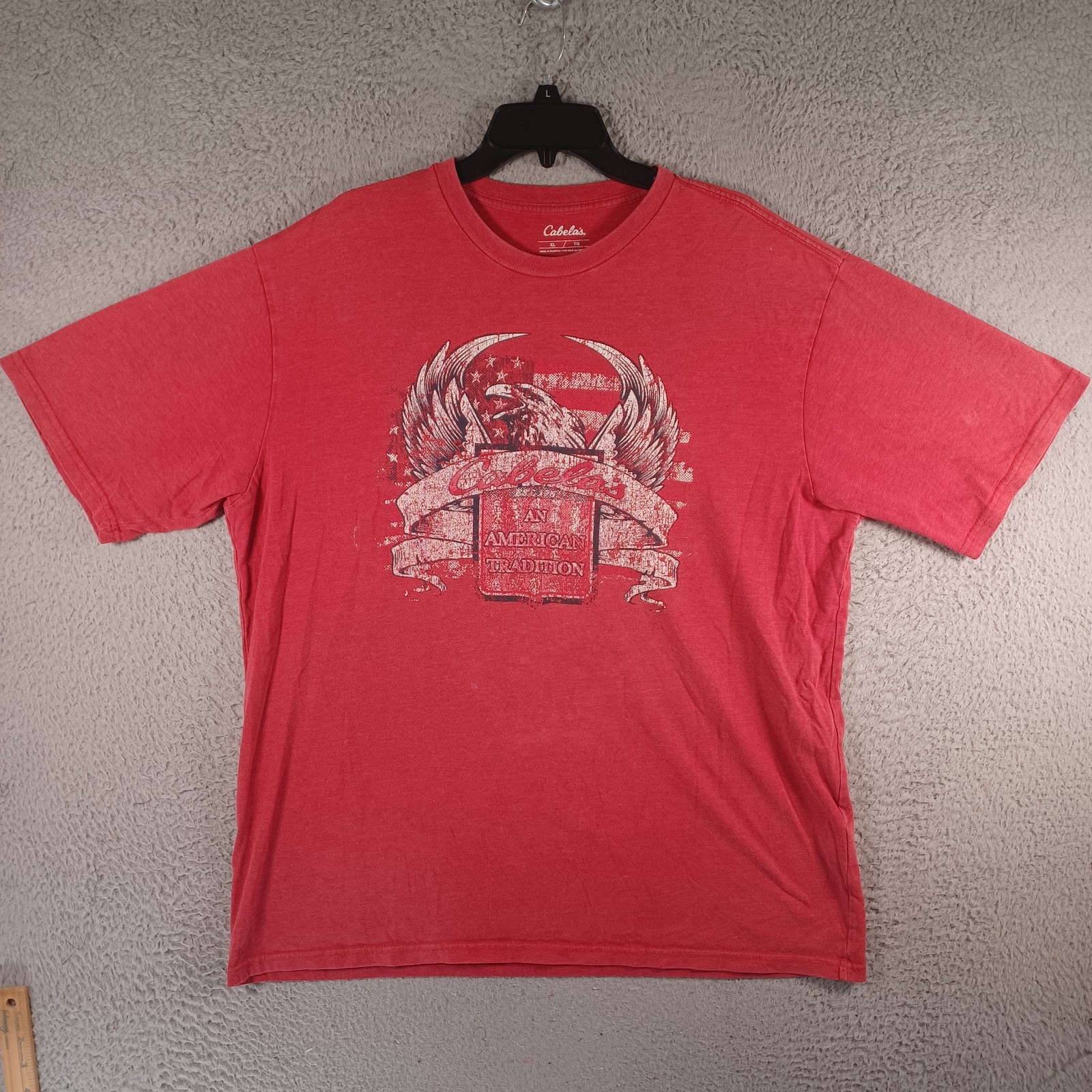 Cabela’s Mens Red T-Shirt Size XL An American Tradition Hunting Camping USA Soft