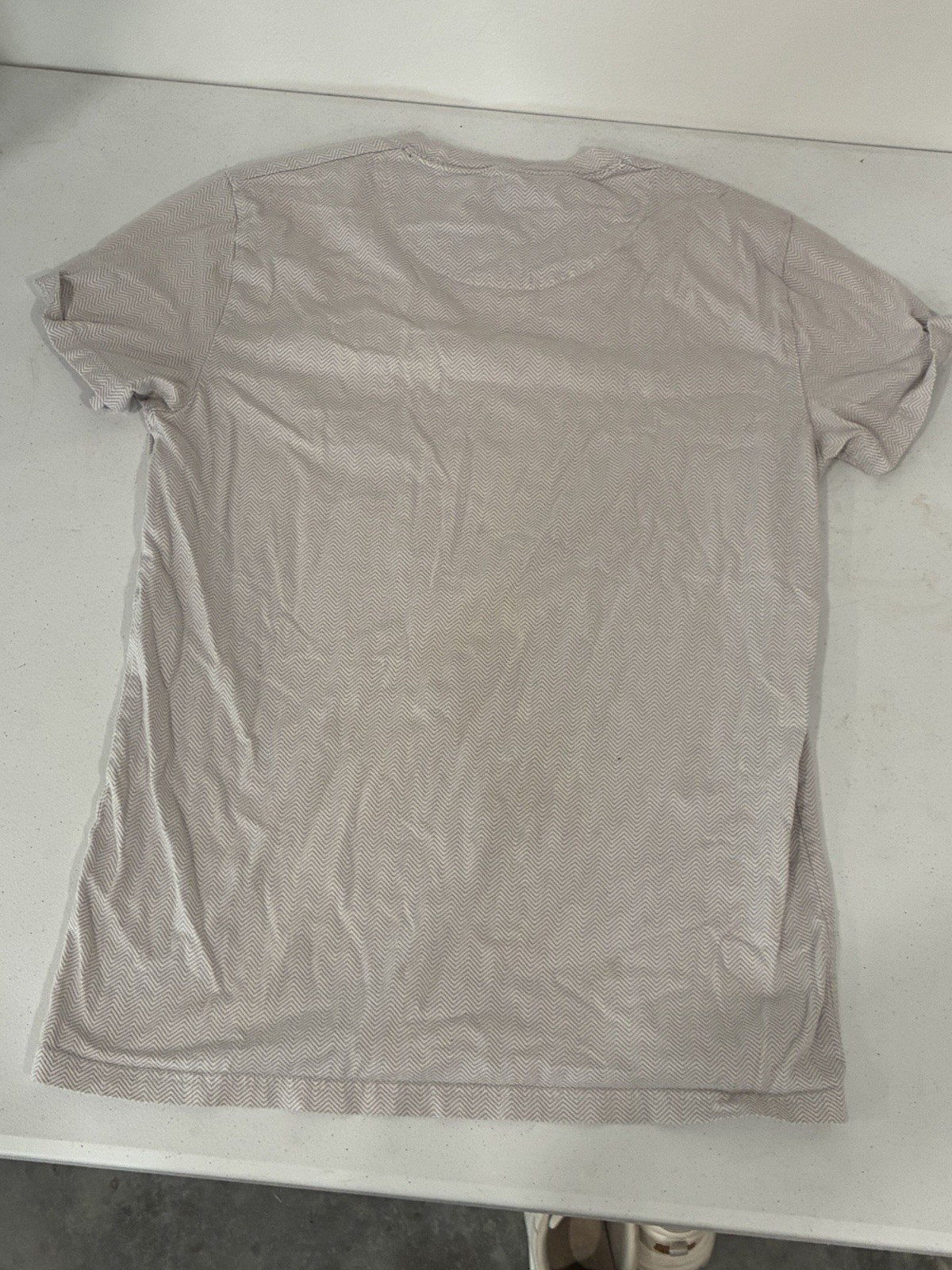 Hollister Men's Gray Chevron Pocket Logo Tee Crew Neck Short gallery