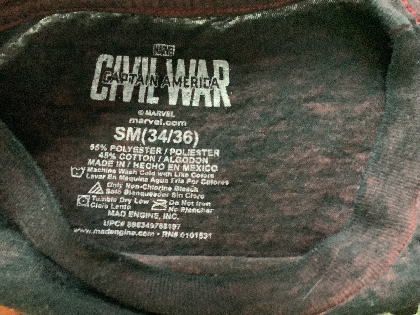 Marvel Captain America Civil War Choose A Side Adult Thin, Long & Soft Size S gallery