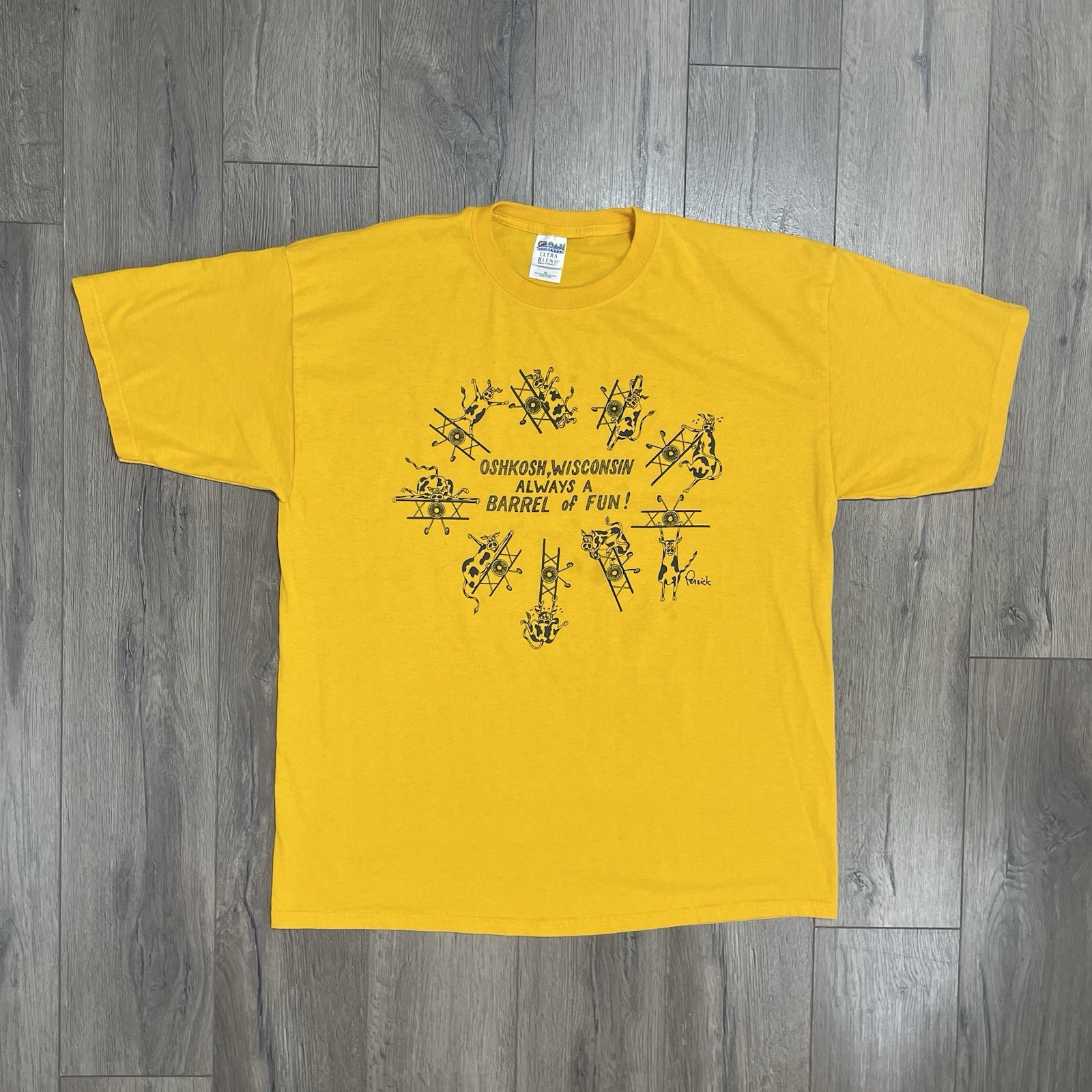 Vintage Cow Air Show Oshkosh Wisconsin Persick T Shirt Gilden Sz XL Gold Yellow