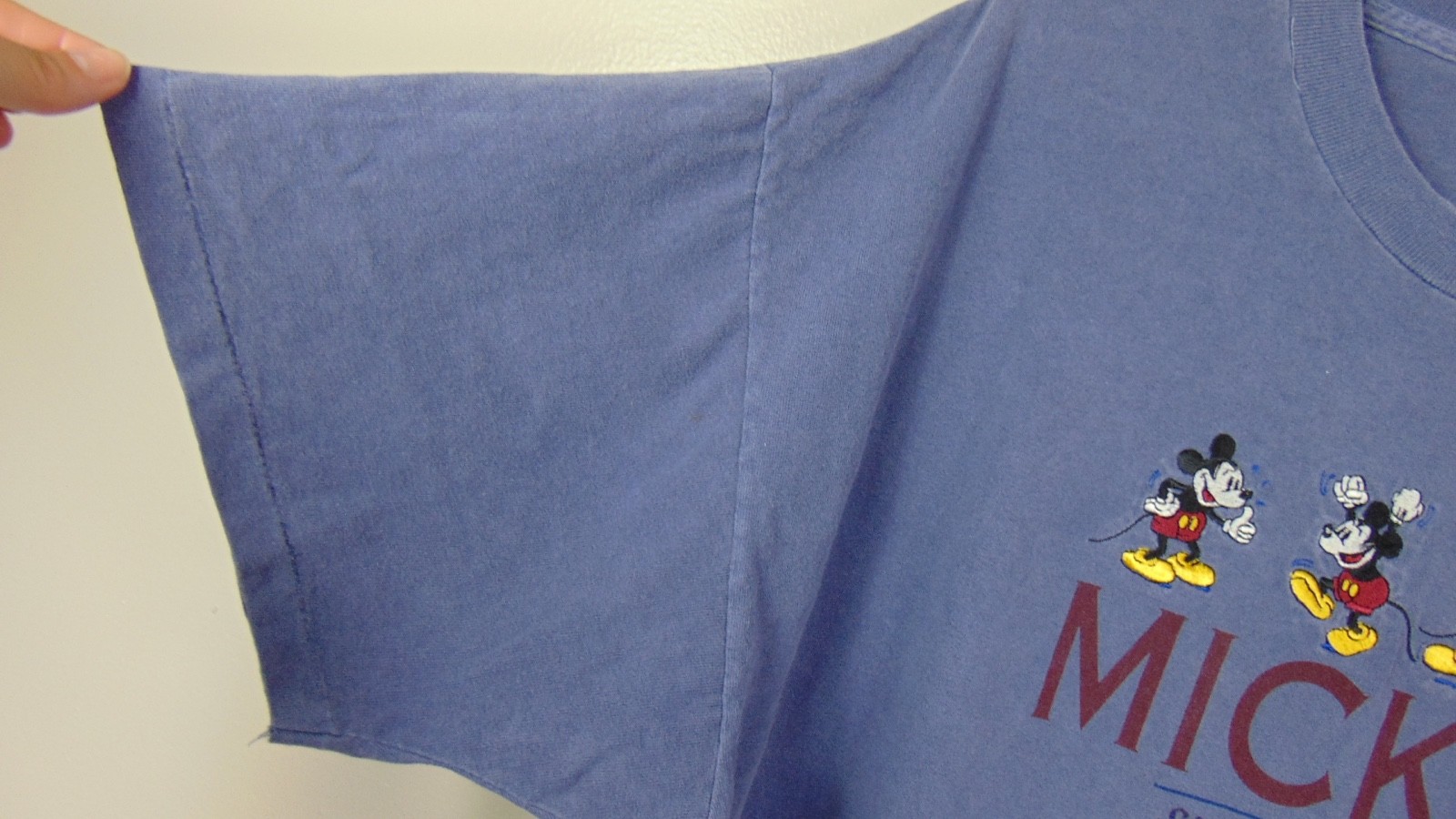 Vintage Disney Store T-Shirt Mens Size XL Single Stitch Mickey Mouse Embroidered gallery