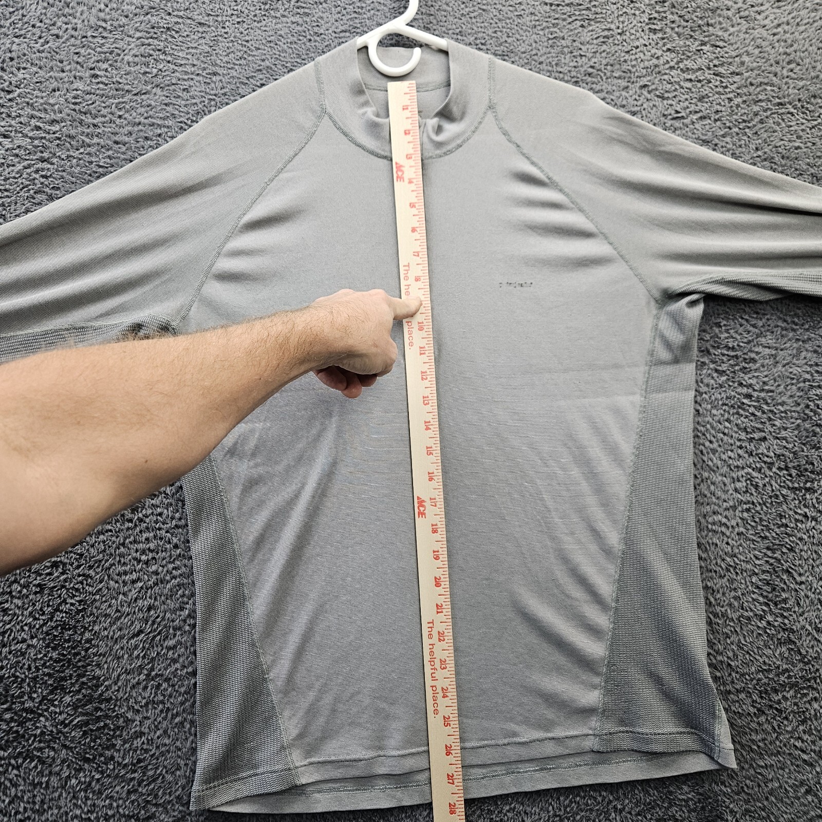 Patagonia Capilene 1/2 Zip Baselayer Silver Polyester Men Large *Small Holes gallery