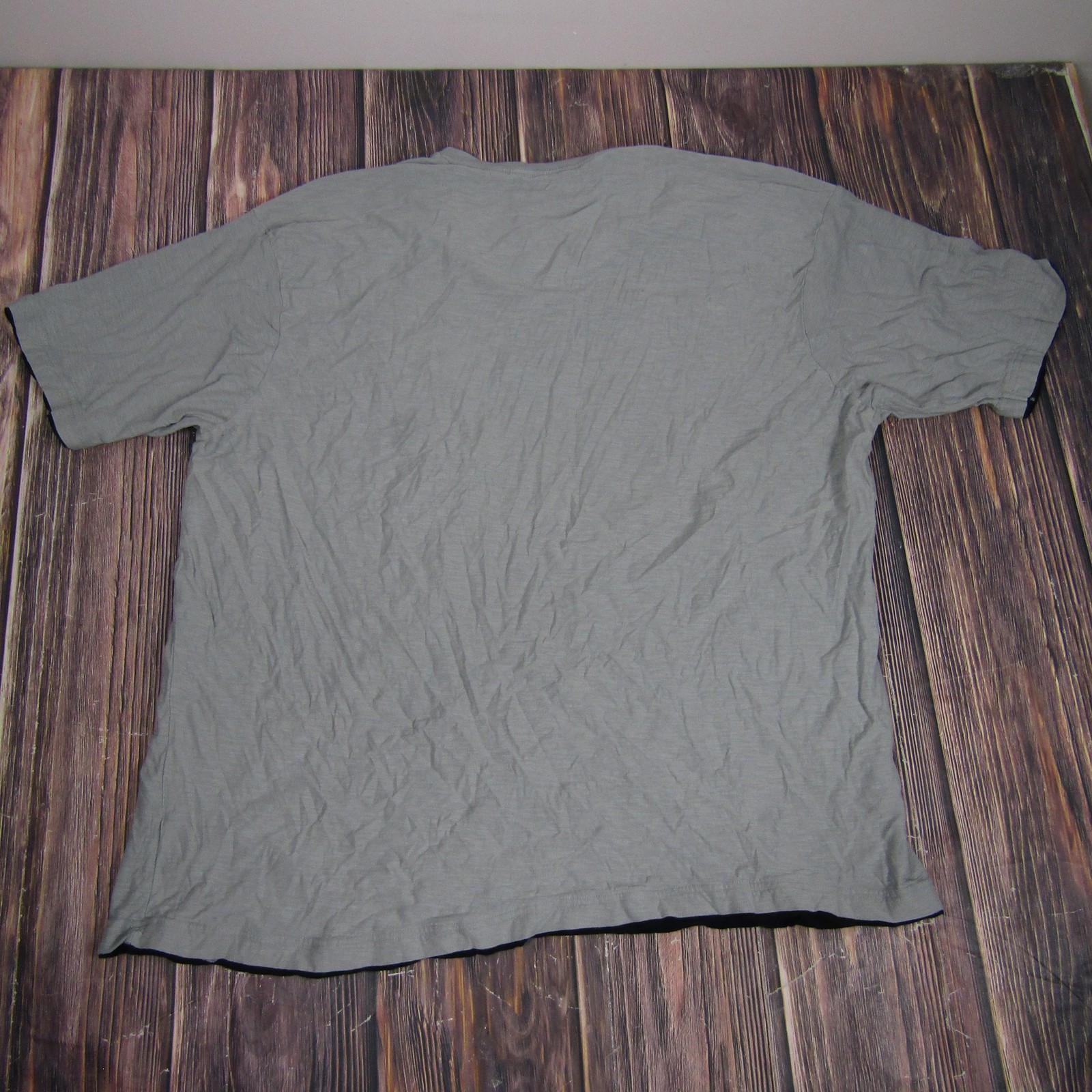 Quilted Giraffe Shirt Mens 5XL Gray Graphic V Neck Premium Collection Cotton Tee gallery