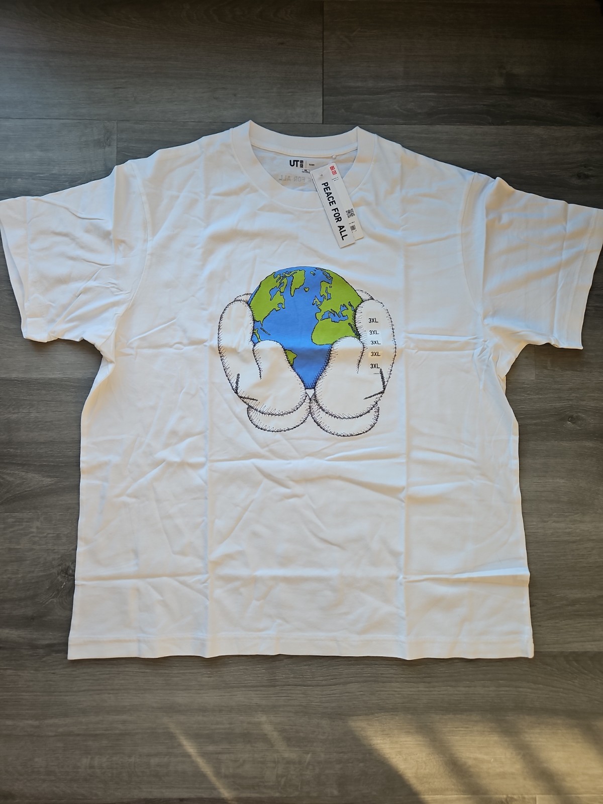 KAWS x Uniqlo UT 'Peace for All' Graphic T-Shirt White XXXL Brand New! Rare! gallery