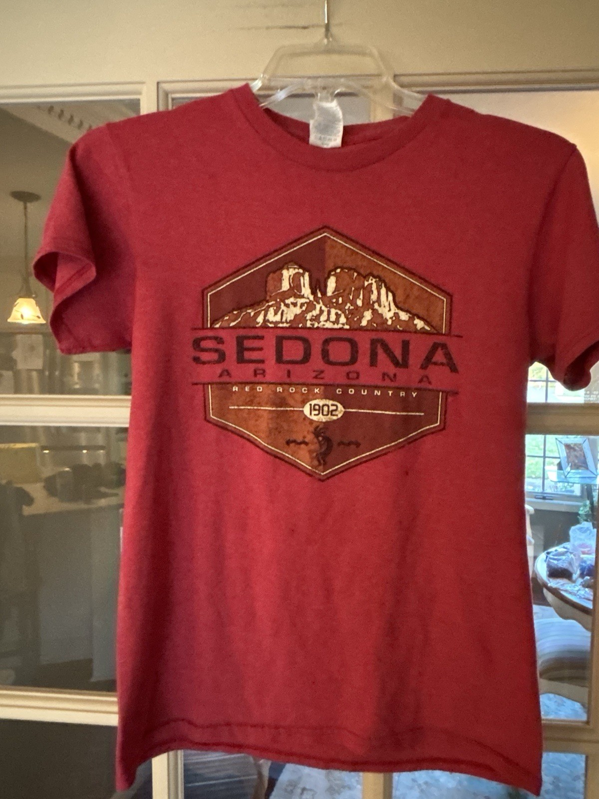 Sedona Arizona T—Shirt size small. Short sleeve. 50/50 cotton/poly. EUC.