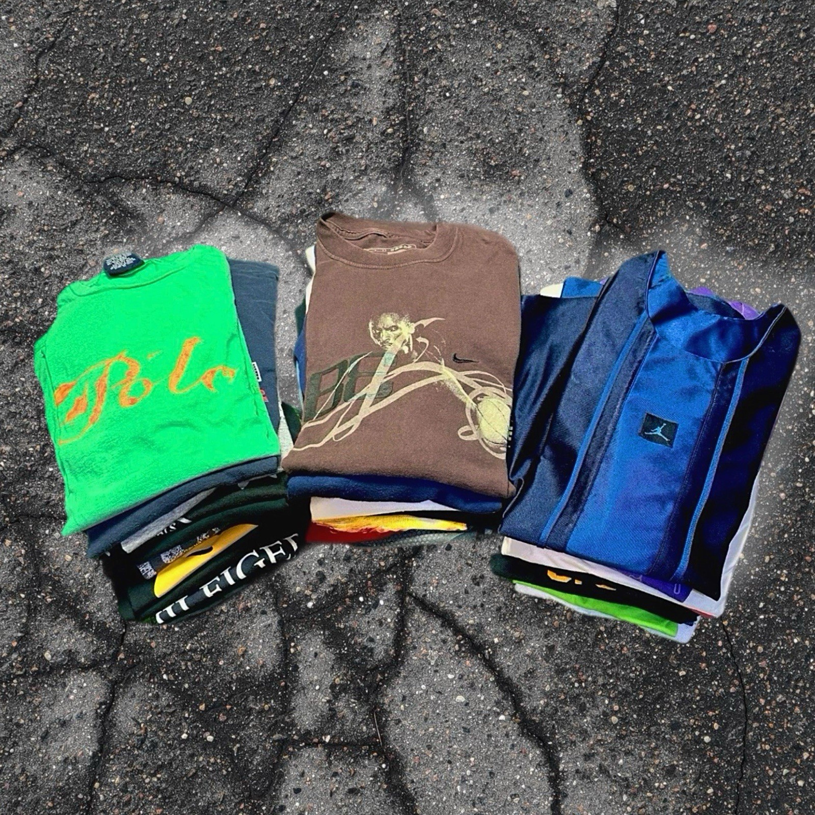 30x Sport/Street Mix Graphic T Shirts LOT NIKE POLO 2000s Reseller Y2K TEES KOBE gallery