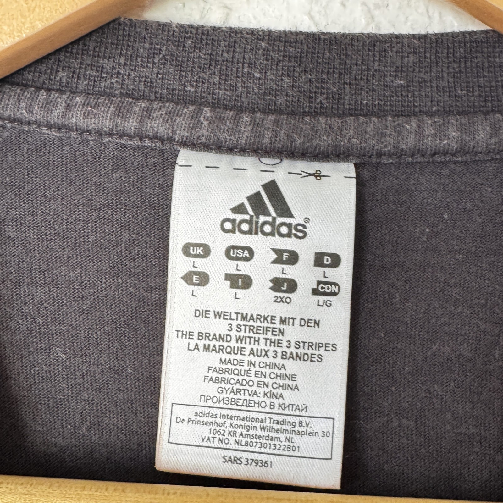 Adidas Black & Red Just Sports Graphic T-Shirt L 2449 gallery