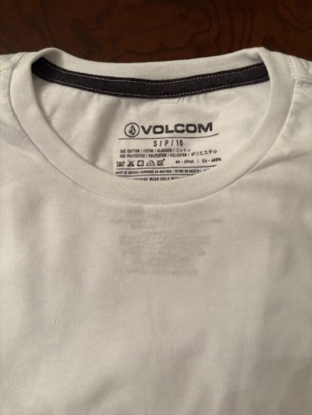 Volcom White T-Shirt SMALL New Without Tag Logo on Sleeve gallery