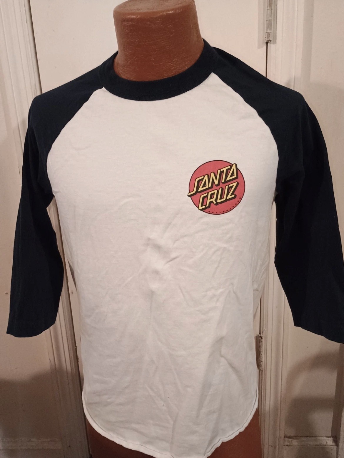 Santa Cruz Skateboards Men's Medium White Short Sleeve Raglan T-Shirt. gallery