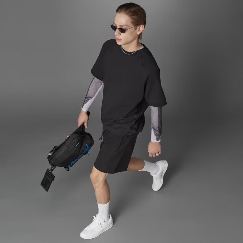 adidas Blue Version Logo Printed T-Shirt HD4789 Black Various Sizes New Original gallery